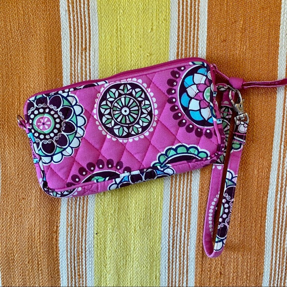 Vera Bradley Retired Pink Cupcake Wristlet - Picture 2 of 4